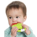 Вибрираща бебешка гризалка Ягода, Infantino - Image 3