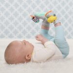 Бебешки меки пантофки с дрънкалка Зебра и тигър, Infantino - Image 4