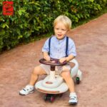 Балансираща количка с LED светлини бяла, Hape