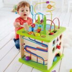 Дървен куб с 5 активности, Hape - Image 5
