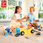 Дървен конструктор с инструменти в кутия 83 части, Hape - Image 5