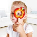 Дървена лупа Работливата пчеличка, Hape - Image 2