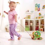 Дървена играчка за дърпане охлюв, Hape