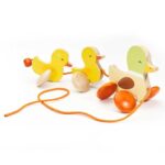 Дървена играчка за дърпане Патенца, Classic World - Image 3