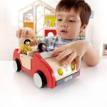 Дървена семейна кола, Hape - Image 2