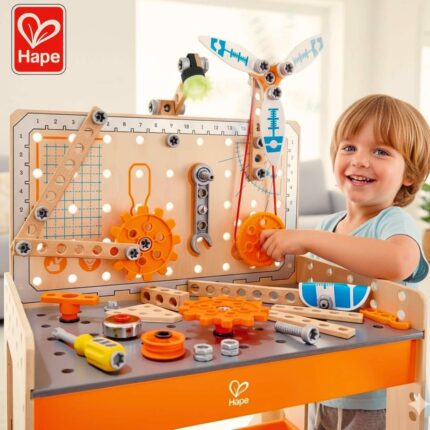 Дървена работна маса Млад изобретател 79 части, Hape