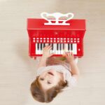 Дървено светлинно пиано и стол червено, Hape - Image 6