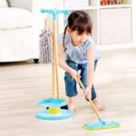 Детски комплект за почистване с кофа, 6 части, Hape - Image 2