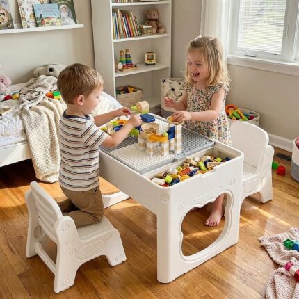 Детска маса с два стола и конструктор 100 части, Feelkids