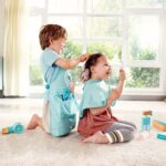Комплект за ролева игра малки фризьори 15 части, Hape