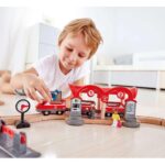 Градски железопътен комплект, Hape - Image 4