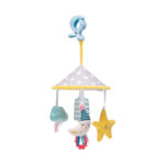 Играчка с клипс малка луна, Taf Toys: синя щипка и малка висулка със сенник на точки, под който висят спяща луна, жълта звезда и синьо облаче с червена гризалка.