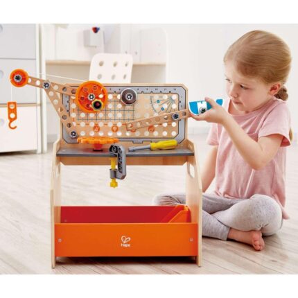 Дървена работна маса Млад изобретател 58 части, Hape