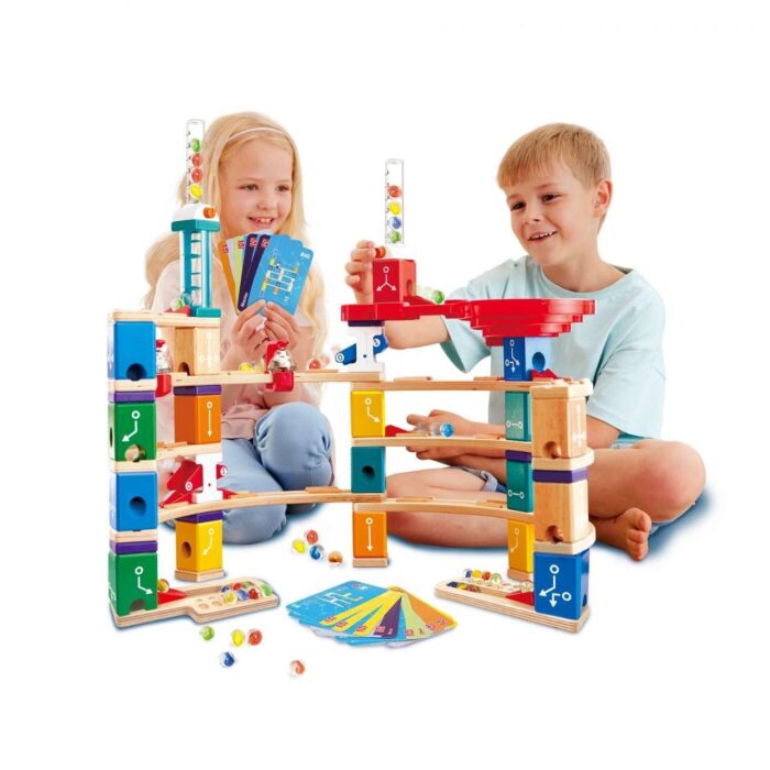 komplekt-darvena-pista-s-topceta-hape-quadrilla-usavarsenstvano-kodirane-159-casti-image_65df38448d272 Дървена писта Quadrilla Кодиране 159 части, Hape