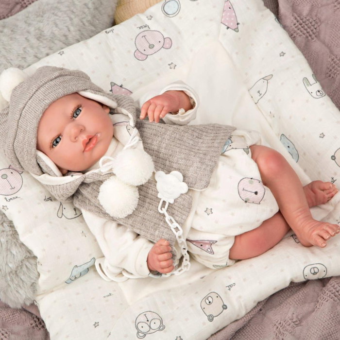 kukla-bebe-vega-s-kremavo-kostiumce-i-aksesoari-40-sm-692a77b4b124e Кукла бебе Вега с кремаво костюмче и аксесоари Arias