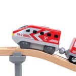 Междуградски локомотив с батерия, 12 x 4 x 5 см Червен, Hape - Image 3
