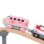 Междуградски локомотив с батерия розов, Hape - Image 3