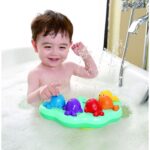 Музикален фонтан с разноцветни китове, Hape