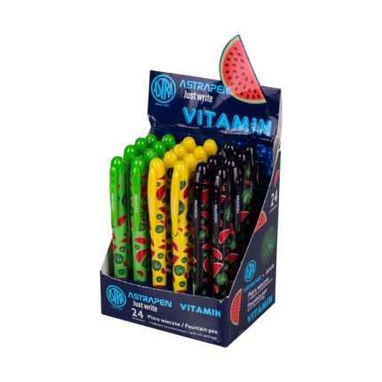 Писалка Витамин, Astra: тъмносин щанд „Astrapen Vitamin“ с изправени писалки на шарка с резенчета диня в зелен, жълт и черен вариант.