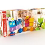 Разноцветно влакче с дървени кубчета, Hape