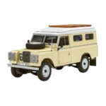 Сглобяем модел Land Rover серия III LWB 109, Revell - Image 2