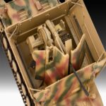 Сглобяем модел зенитен танк Flakpanzer IV Möbelwagen 144 части, Revell - Image 3