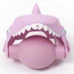 Водна пръскалка Розова акула, 8 х 14 х 10 см, Eurekakids - Image 2
