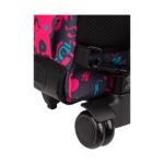 Ученическа раница на колела CoolPack Buzzer K-POP Dark, колелата и основата отблизо