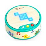 Барабанът Hape Pixelz със светещи сини квадратчета в средата и три бутона отпред