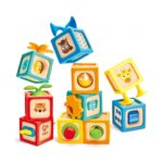 Кубчетата Hape, наредени в пирамида: животни, цифри, шарки и вендузи