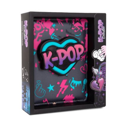 Скуиши тефтер CoolPack K-pop Dark в подаръчна кутия, с черна корица и изпъкнало сърце с надпис K-POP