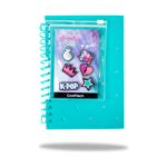 Тетрадката CoolPack K-pop Bright с прозрачно пликче с апликации, закрепено върху тюркоазената корица