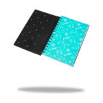 Отворената корица на тетрадката CoolPack K-pop Dark с тюркоазена вътрешна страна с K-pop рисунки