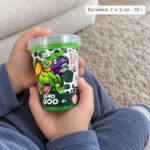 Кутийка зелен слайм Dino Goo с динозаври в детски ръце, с надпис за кутийка 7 × 5 см и 70 г.