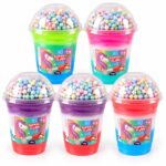 Трицветен Super Slime еднорог с топчета, 160 г: четирите цветни варианта в пет чаши с куполни капаци, пълни с пастелни перлички; изпраща се 1 чаша в цвят на случаен избор.